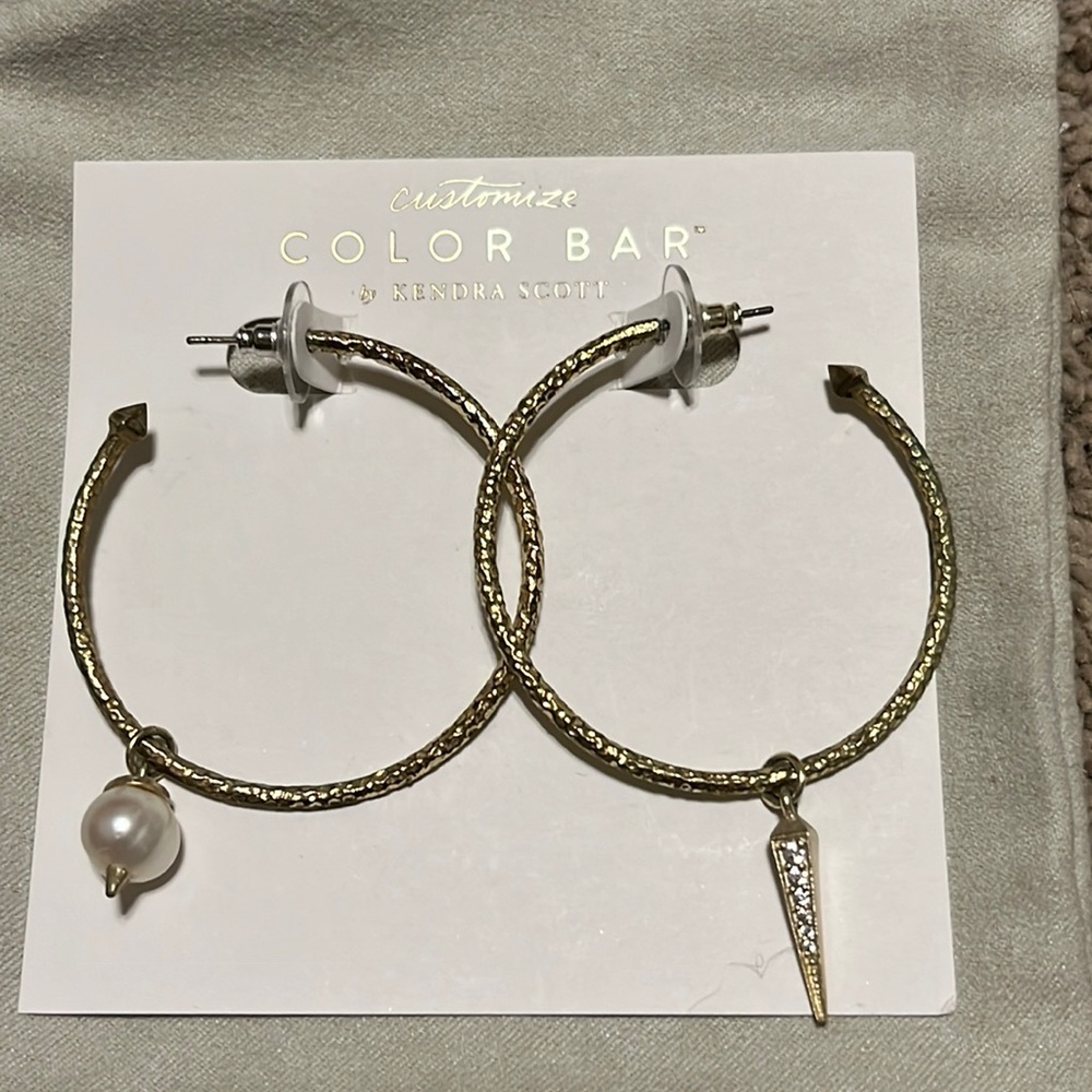 Kendra Scott Duality earrings-Gold